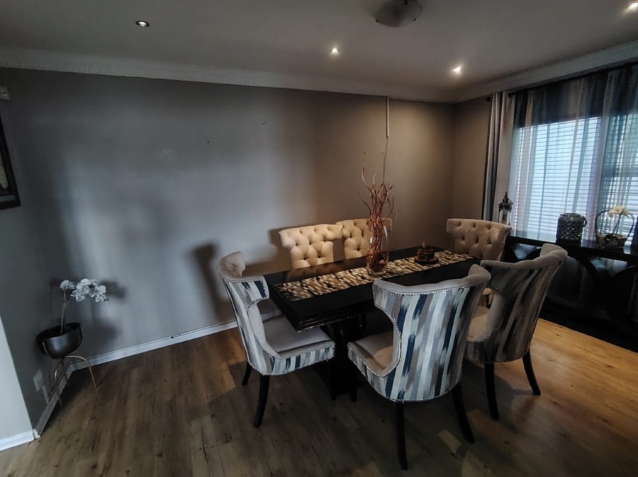 4 Bedroom Property for Sale in Nahoon Valley Park Eastern Cape